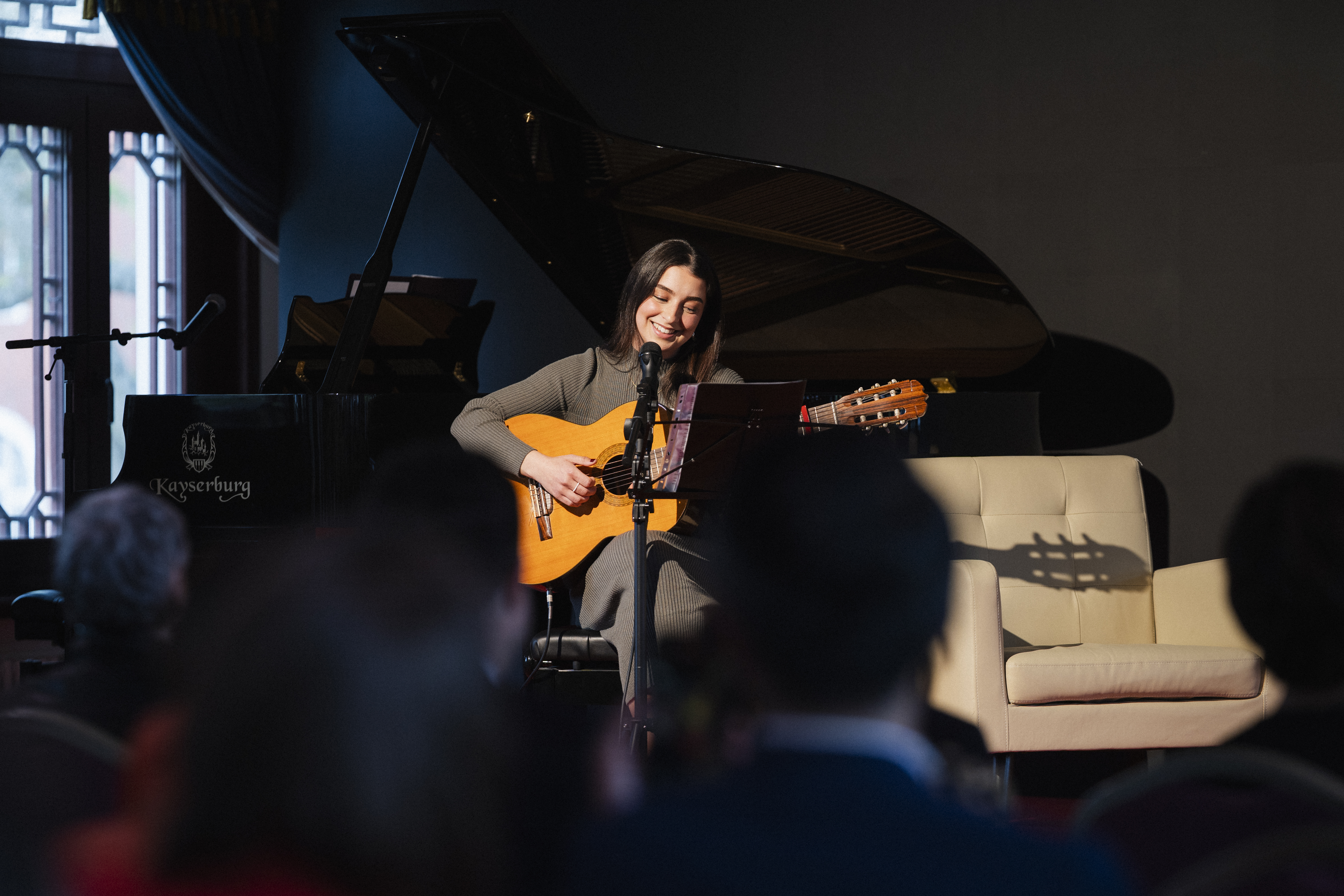 Alexandra Lachmann Live Gitarre